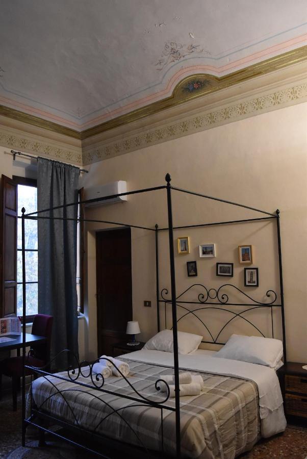 Отель Relais Lorebian Пиза Экстерьер фото